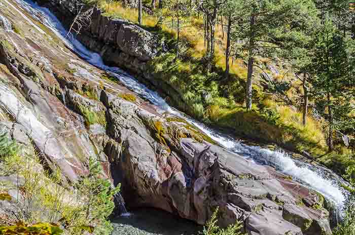 Huesca - valle de La Larri 22 - cascadas de La Larrri.jpg